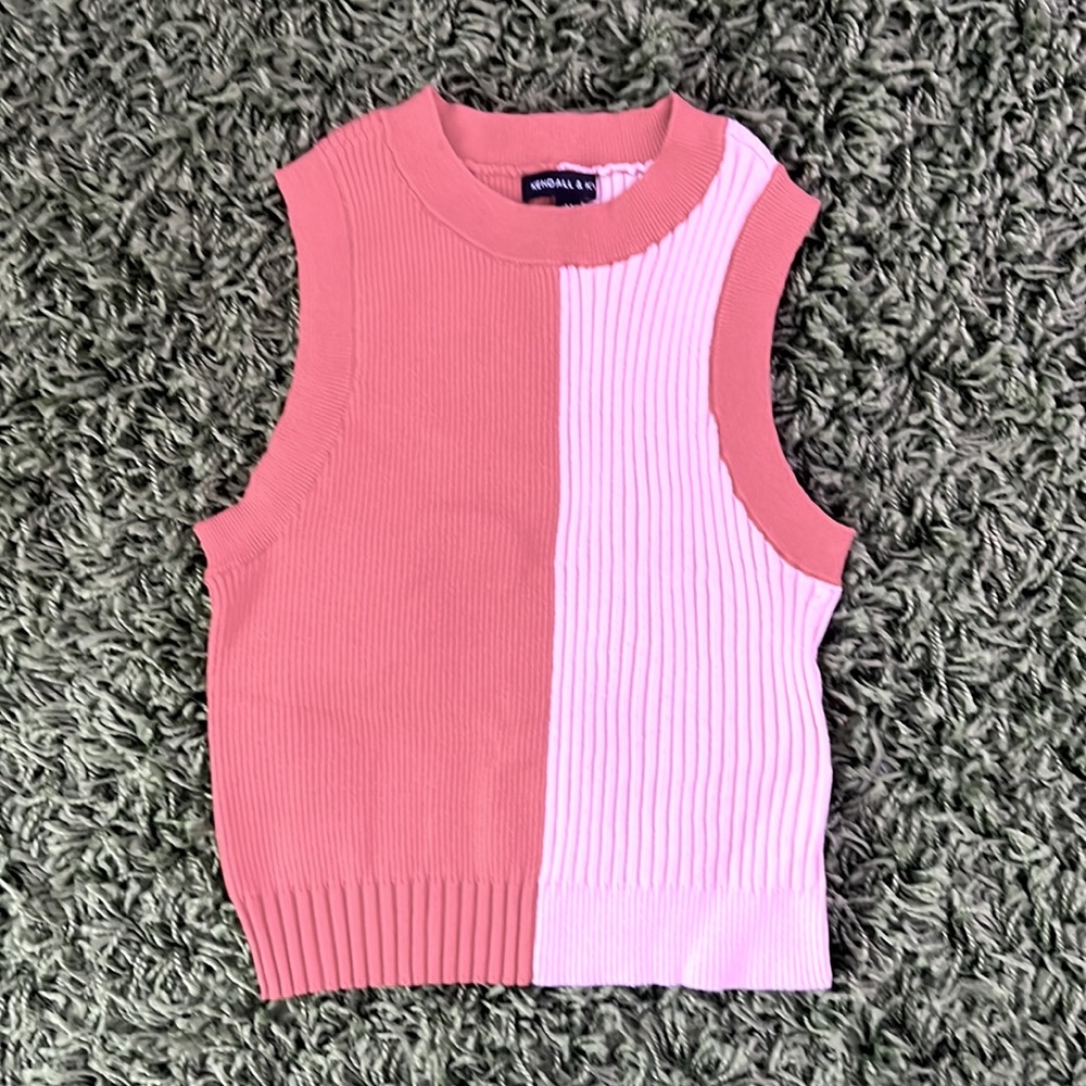 KENDALL & KYLIE MEDIUM racer cut colorblock cropped tank top, dark/light orange